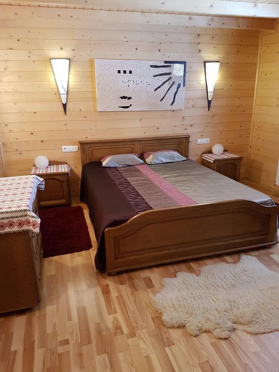 Casa De La Lac Sighetu Marmaţiei Exteriör bild